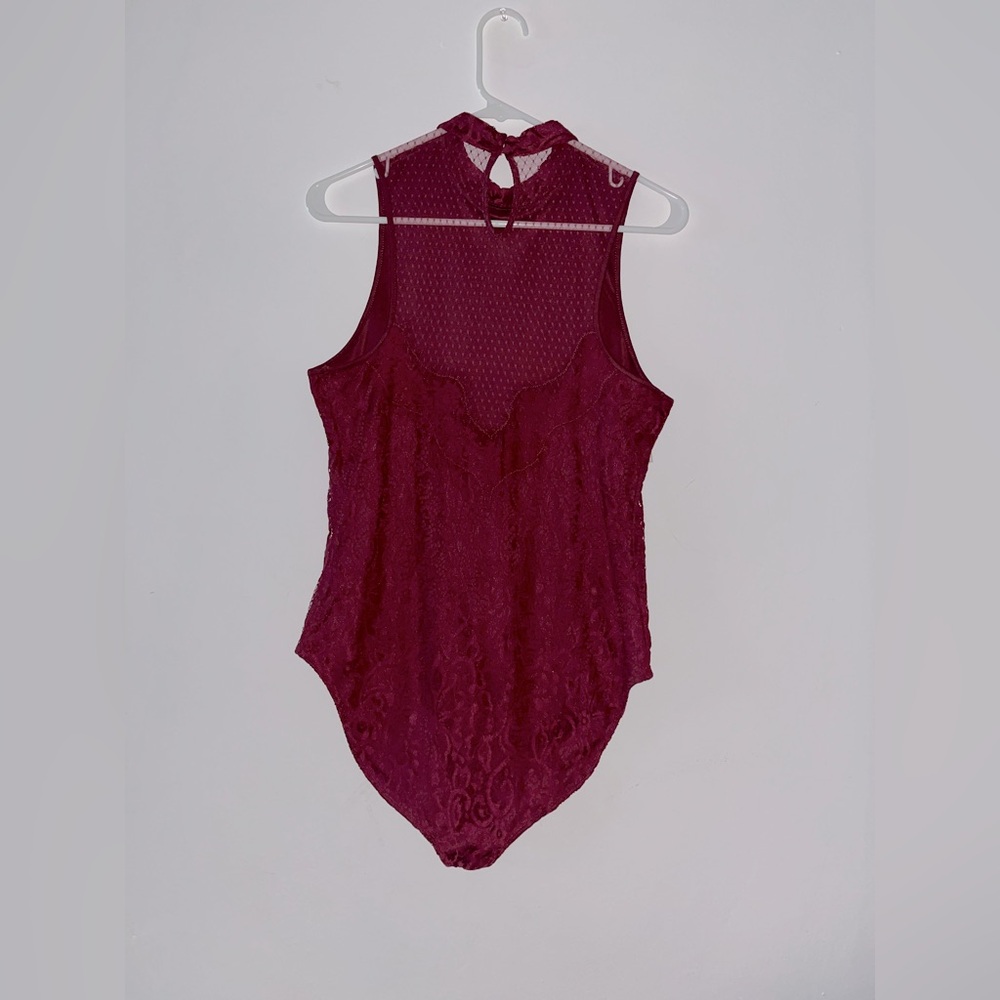 Express Elegant Sleeveless Lace Top - Burgundy